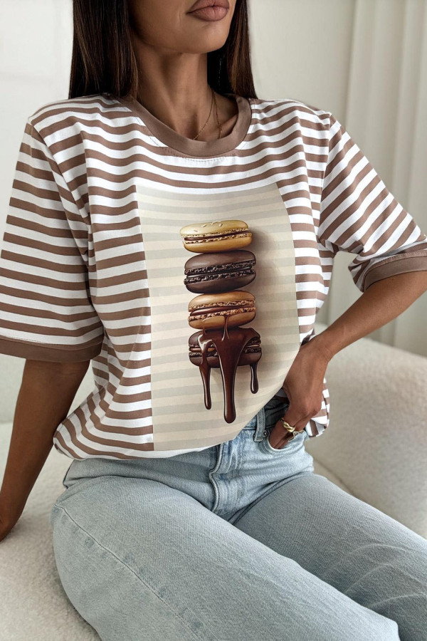 T-SHIRT MAKARONIKI W KARMELOWE PASKI