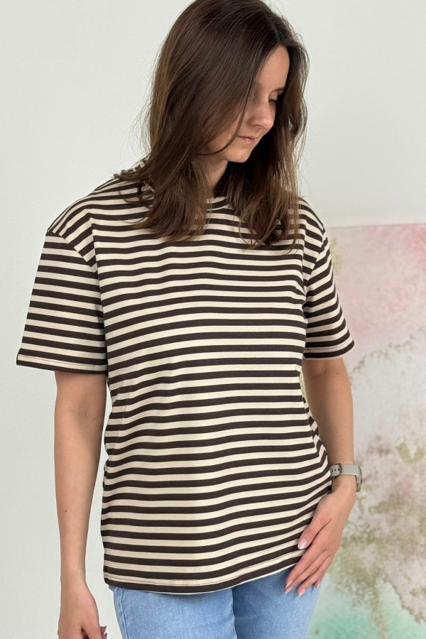 T-SHIRT NOODA W CZEKOLADOWE PASECZKI| KAWA